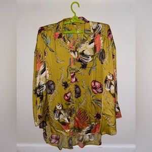 FREE PEOPLE oversized women long sleeve blouse.